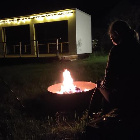Ranch 66 - Moderni Tiny House Black Swallow Ve Stylu Route 66 Se Saunou A Bazenem Tršice Εξωτερικό φωτογραφία