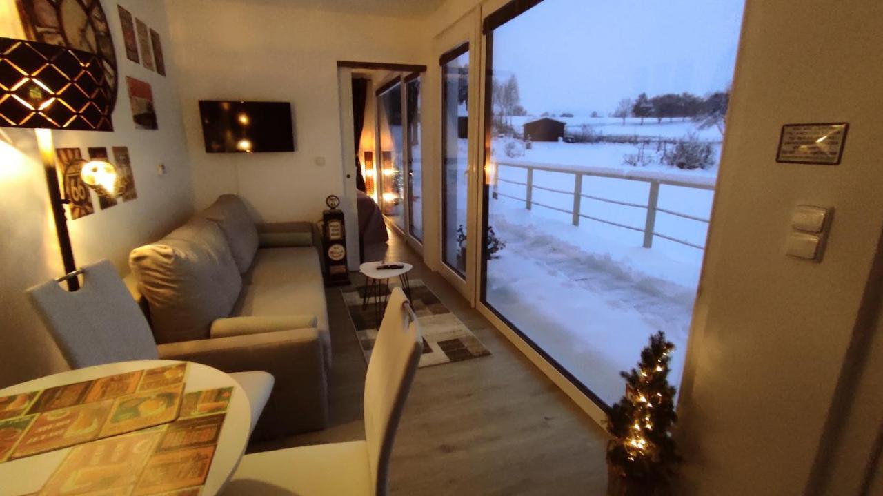 Ranch 66 - Moderni Tiny House Black Swallow Ve Stylu Route 66 Se Saunou A Bazenem Tršice Εξωτερικό φωτογραφία